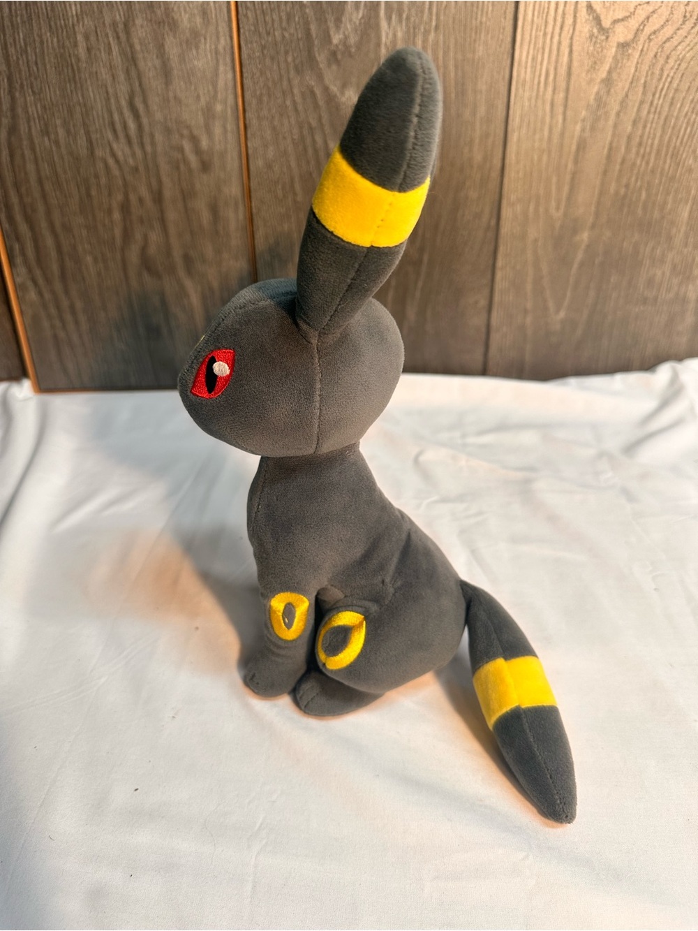 Pokemon Umbreon Plush - Gray, Yellow & Red Soft Toy - Picture 4 of 6
